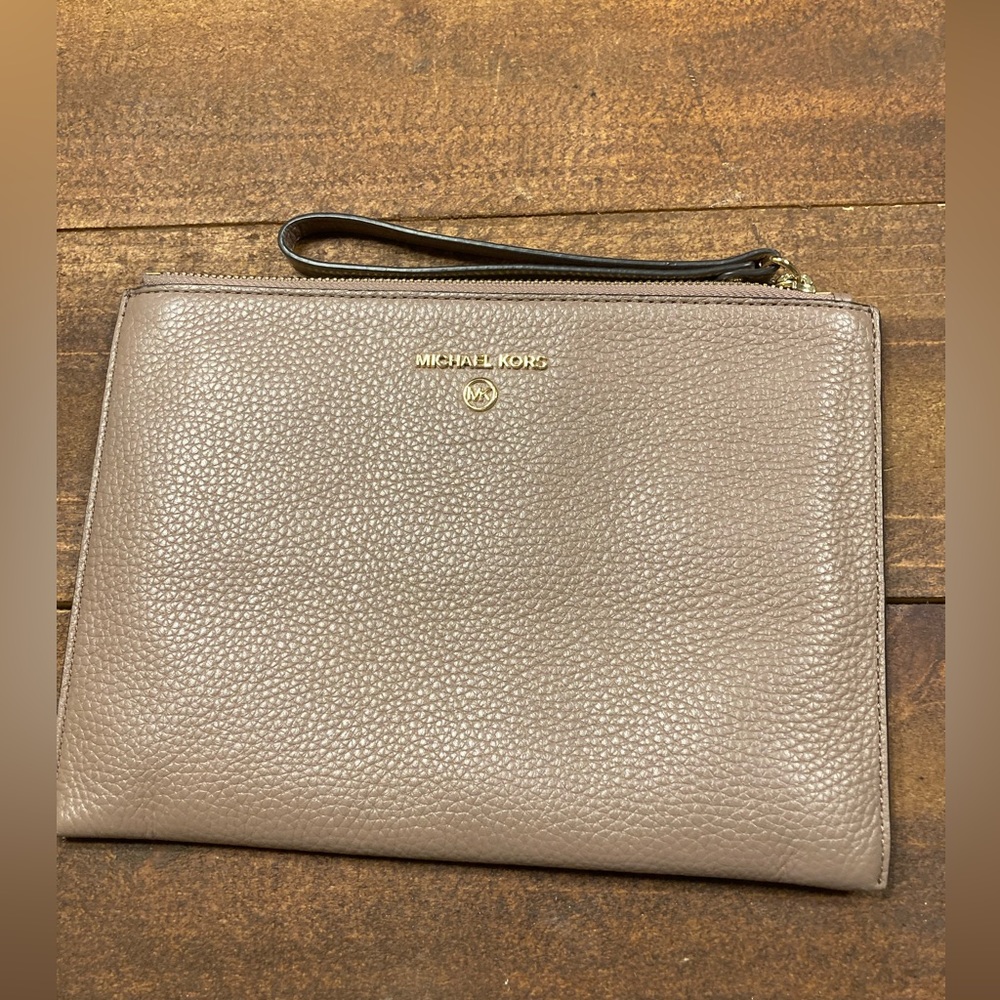 Michael Kors wristlet